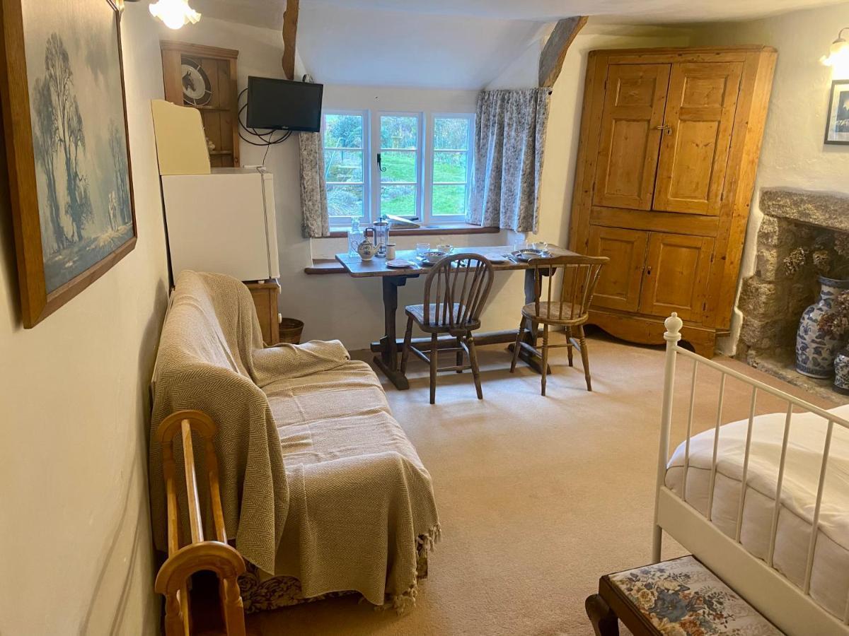 Corndonford Farm Bed & Breakfast นิวตันแอบบ็อต ภายนอก รูปภาพ